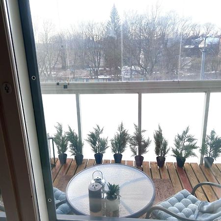 Stella'S Apartment - City Center - Free Secure Parking - Big Sun Terrace - Air Conditioning - Wifi - Tram To The Tallinn Bus Station And Old Town 외부 사진