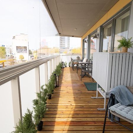 Stella'S Apartment - City Center - Free Secure Parking - Big Sun Terrace - Air Conditioning - Wifi - Tram To The Tallinn Bus Station And Old Town 외부 사진