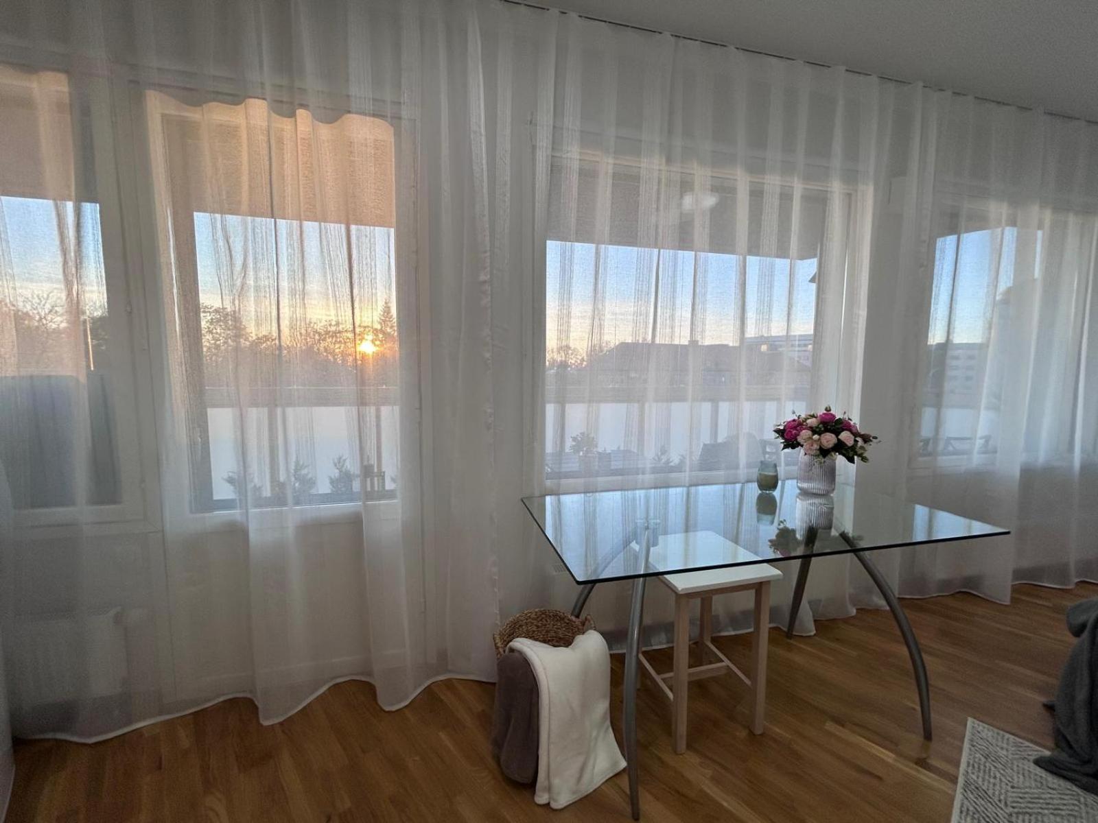 Stella'S Apartment - City Center - Free Secure Parking - Big Sun Terrace - Air Conditioning - Wifi - Tram To The Tallinn Bus Station And Old Town 외부 사진