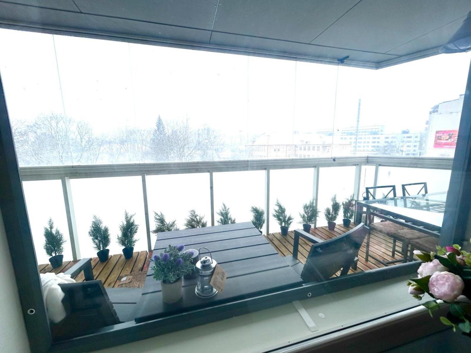 Stella'S Apartment - City Center - Free Secure Parking - Big Sun Terrace - Air Conditioning - Wifi - Tram To The Tallinn Bus Station And Old Town 외부 사진