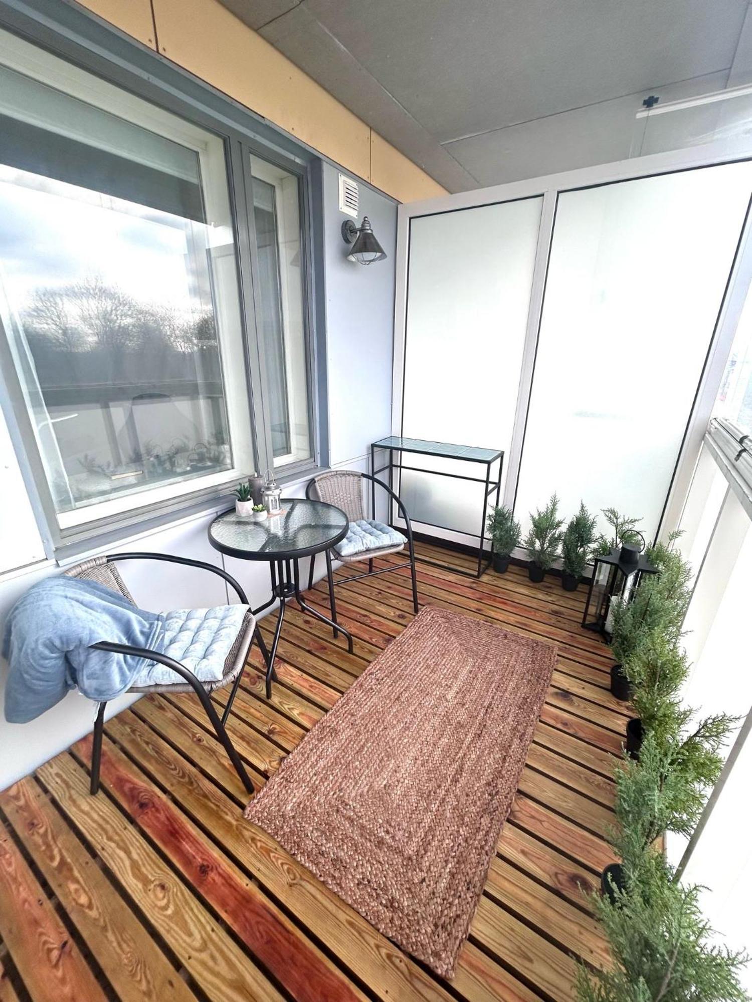 Stella'S Apartment - City Center - Free Secure Parking - Big Sun Terrace - Air Conditioning - Wifi - Tram To The Tallinn Bus Station And Old Town 외부 사진