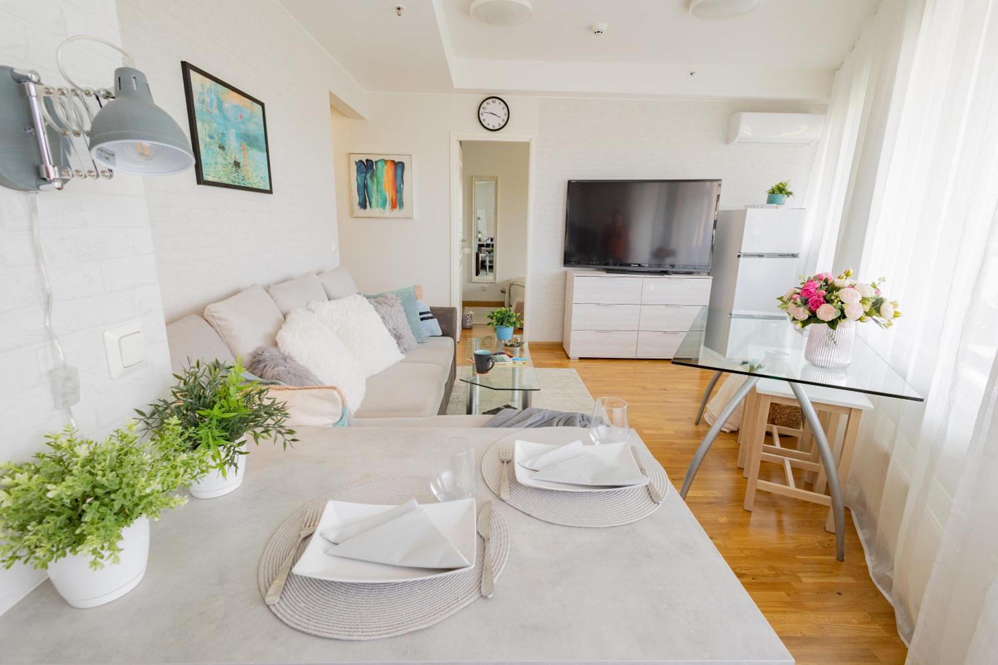Stella'S Apartment - City Center - Free Secure Parking - Big Sun Terrace - Air Conditioning - Wifi - Tram To The Tallinn Bus Station And Old Town 외부 사진