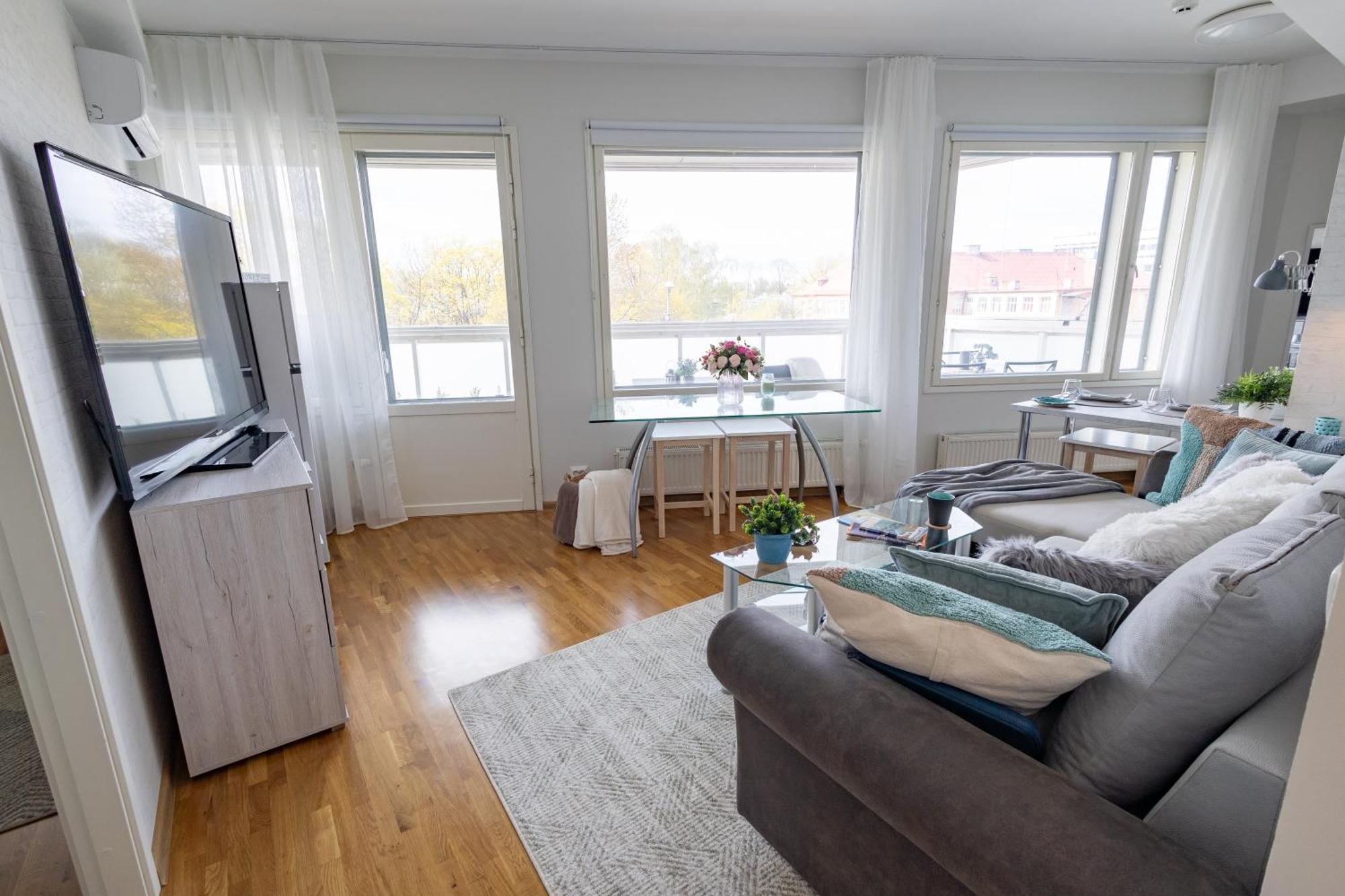 Stella'S Apartment - City Center - Free Secure Parking - Big Sun Terrace - Air Conditioning - Wifi - Tram To The Tallinn Bus Station And Old Town 외부 사진